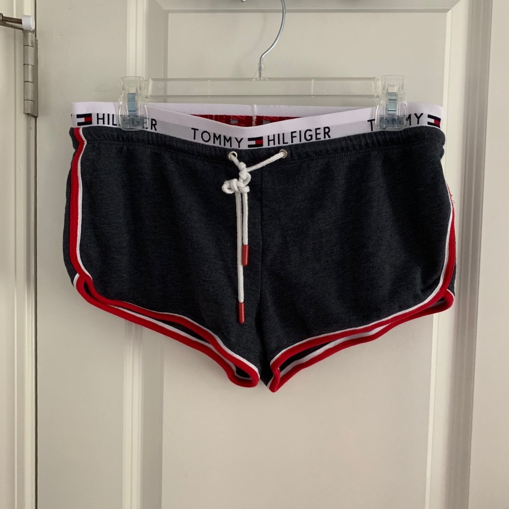 Tommy Hilfiger UO Exclusive Retro Dolphin Short